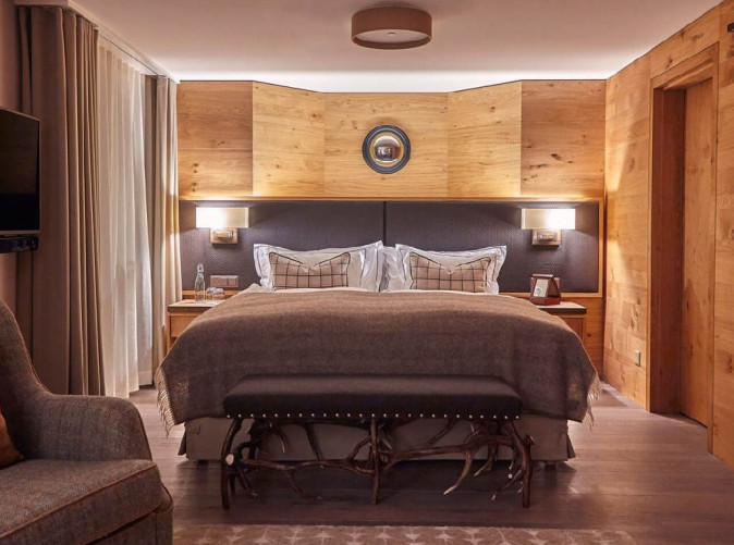 0030_The Capra Saas Fee_Schoene Aussichte Touristik_capra_accommodation_signature_double_gallery_2-1600x800